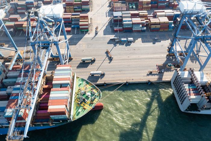 深圳市宝龙运通物流有限公司 深圳市宝龙运通物流有限公司