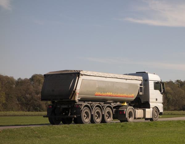 内蒙古铁信誉雨物流有限公司