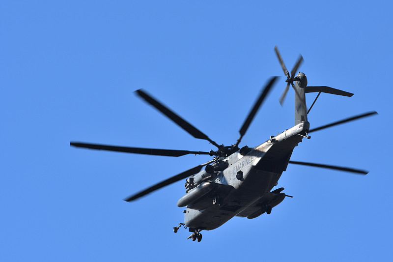 毛戈平高光膏采纳中国北京飞机运输送到西班牙费罗尔