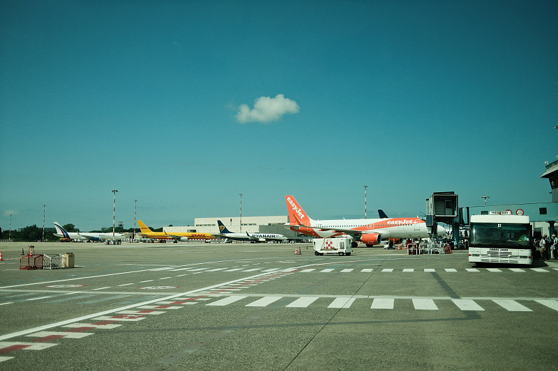 青岛U盘采用国际航空货运11天配送到西班牙瓦伦西亚