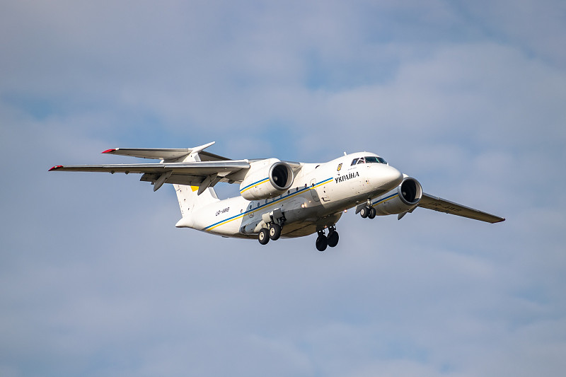 中国西宁到毕尔巴鄂 (Bilbao)的碧根果采用普货空运4天内送到