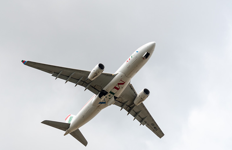 家具经过中国上海轮船运输承运至西班牙希洪