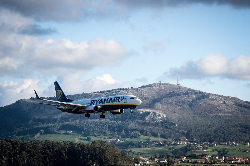木制床头柜选用广州空运派送送达西班牙希洪 (Gijón) 木制床头柜选用广州空运派送送达西班牙希洪 (Gijón)