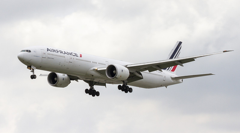 中国广州连衣裙采用飞机运输11天配送到新加坡 中国广州连衣裙采用飞机运输11天配送到新加坡