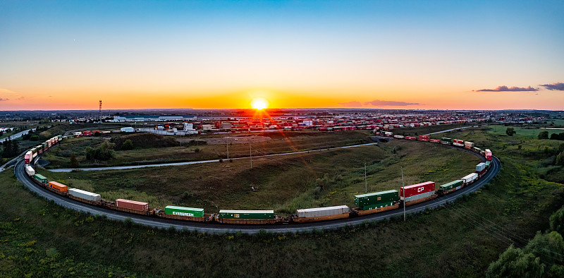 文具通过广州国际空运送达西班牙加的斯