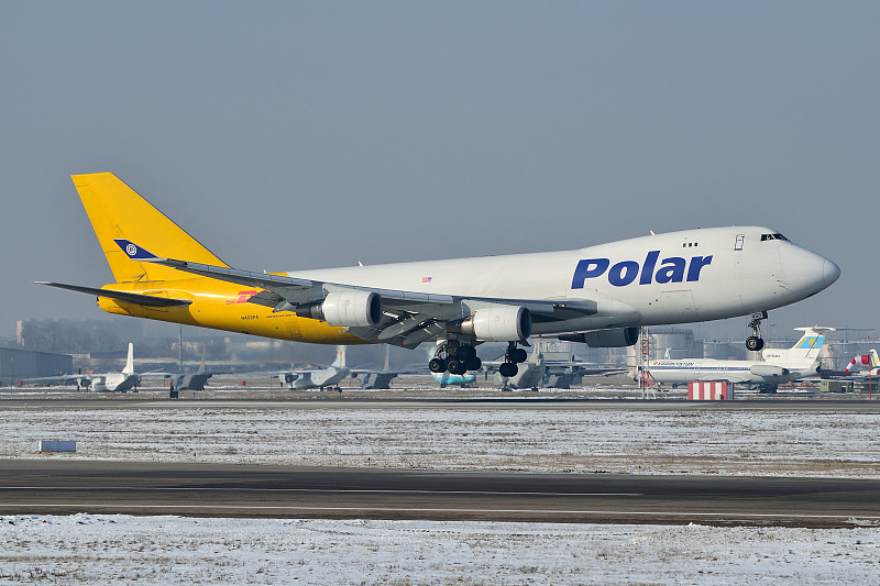 文化产品采取中国深圳船运发往希洪 (Gijón)