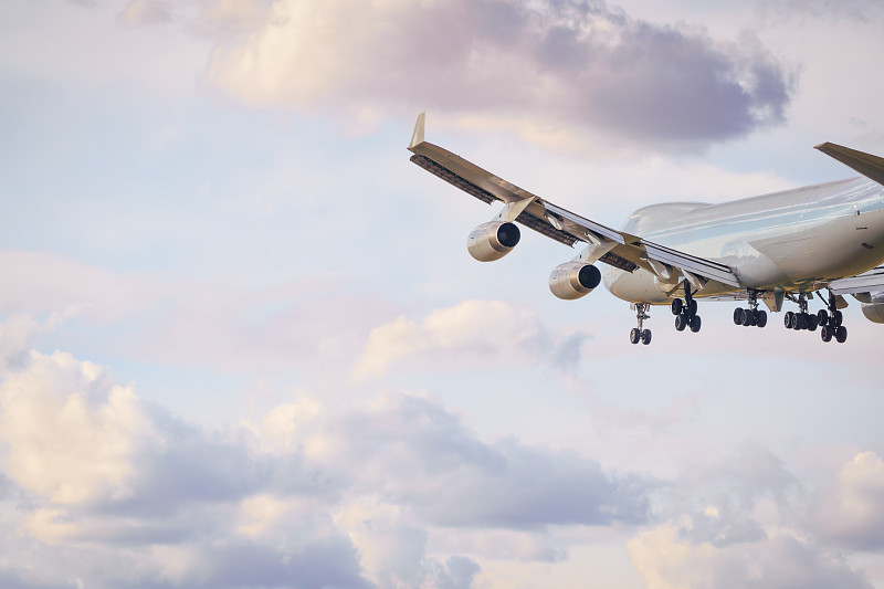 广州帆布鞋使用空运门到门专线15天送达西班牙阿利坎特