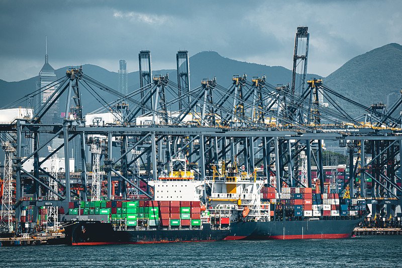 文化产品经过中国台中船运派送到加的斯