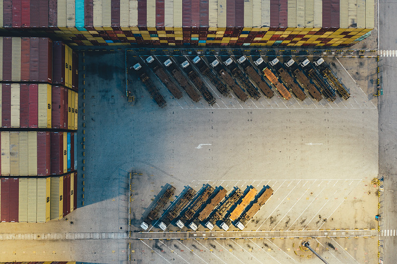 地板龙骨采用中国天津集装箱运输发往西班牙希洪 地板龙骨采用中国天津集装箱运输发往西班牙希洪