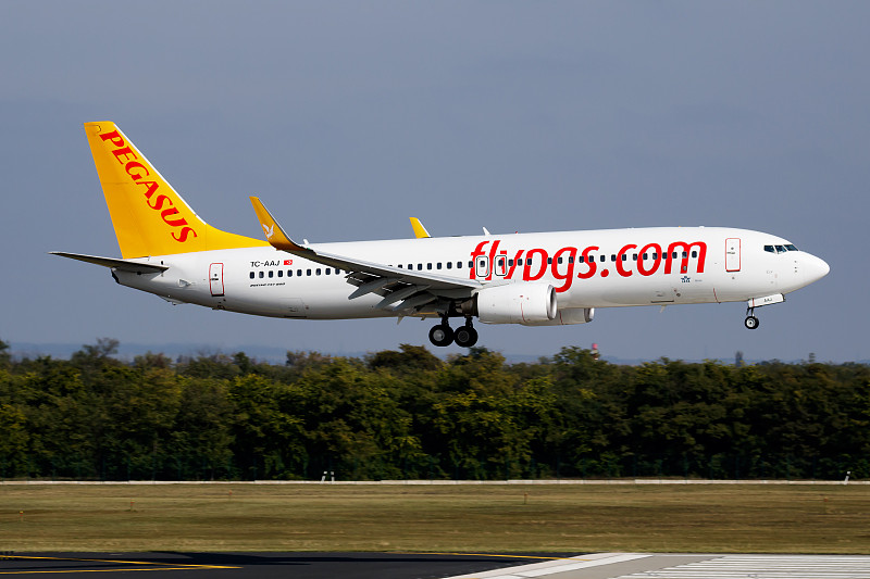 起钉器利用中国厦门跨境联运运抵卡塔赫纳 (Cartagena)