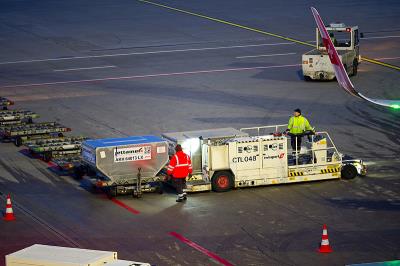 工程机械借用中国西安优先空运送到加的斯