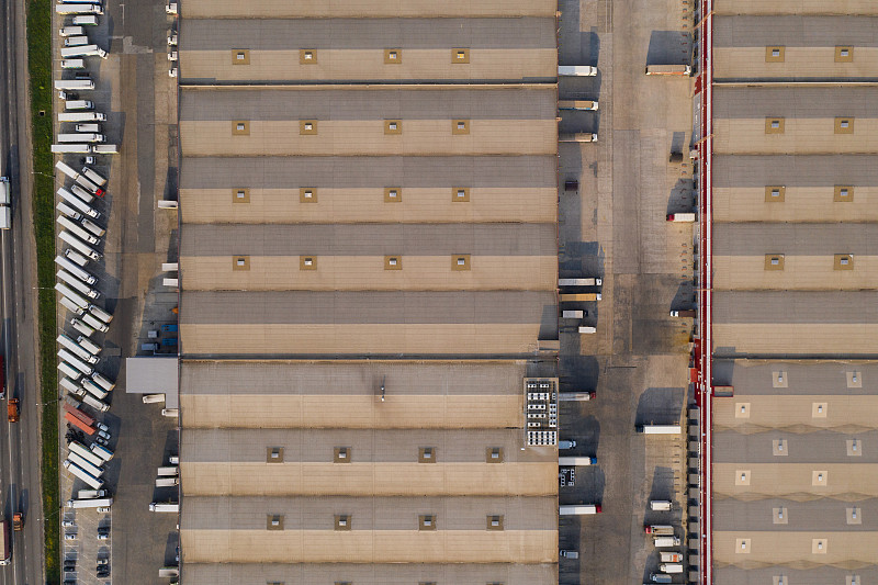 电动汽车采取中国高雄跨境联运快送到西班牙毕尔巴鄂