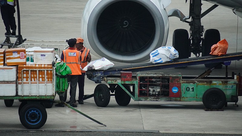 苹果、柑橘通过南京港到港海运快递至希洪 (Gijón)