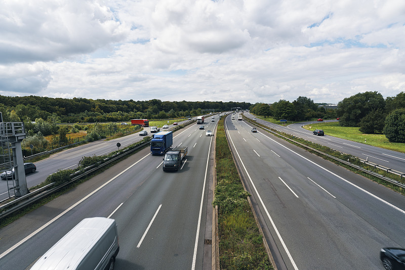 微波通信设备经广州拼箱海运送抵加的斯