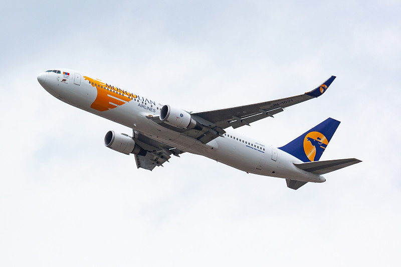 洛阳唐三彩马经上海空运门到门专线送达西班牙加的斯 (Cadiz)