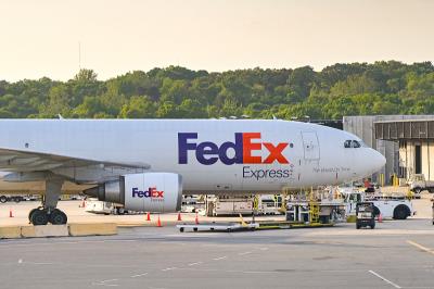 周黑鸭锁鲜装鸭翅借助天津空运专线送达卡塔赫纳 (Cartagena)