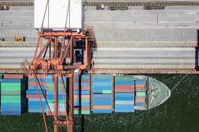 文化产品借助舟山海运配达加的斯 (Cadiz)