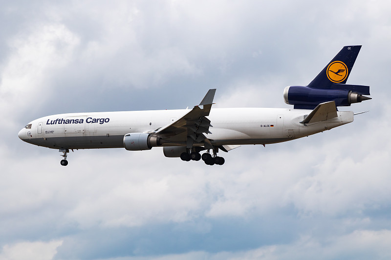 红花籽粕经大连空海联运运输到费罗尔