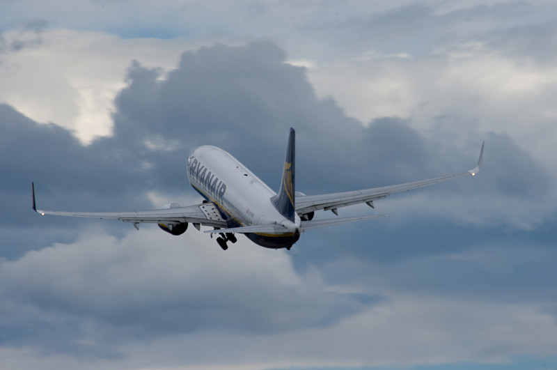 鄂州中文儿歌CD采用国际快递12天速递到西班牙马德里