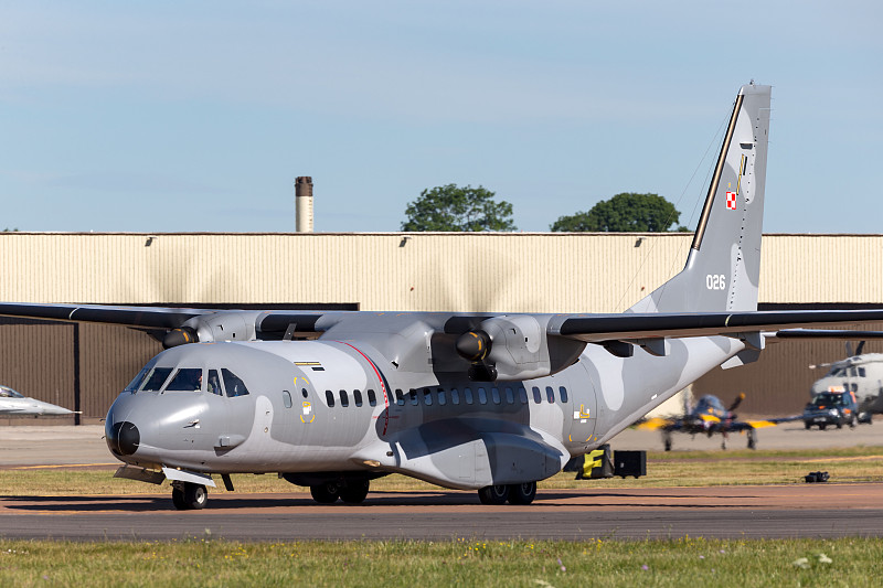 中国广州胶合板使用经济空运5天内送达马拉加 (Málaga)