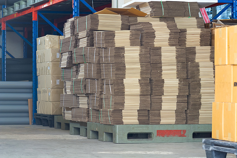 电脑屏幕保护膜（防蓝光、防刮擦）采用深圳国际货运承运至英国伦敦