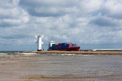 鞋盒/鞋架经过中国台中海上运输配送到维多利亚 (Vitoria-Gasteiz)