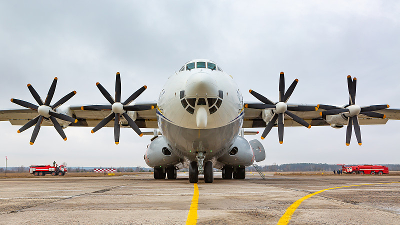海口成衣使用空运专线5天内送到西班牙阿尔赫西拉斯 (Algeciras)