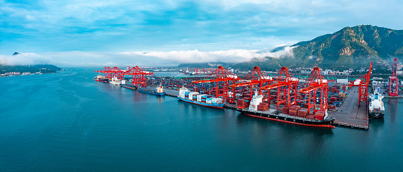 防风外套运用深圳国际物流运到俄罗斯莫斯科 防风外套运用深圳国际物流运到俄罗斯莫斯科