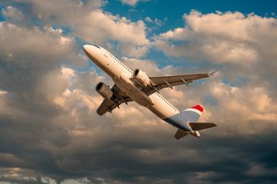 昆明到西班牙阿利坎特 (Alicante)的口红使用空运门到门专线10天送达