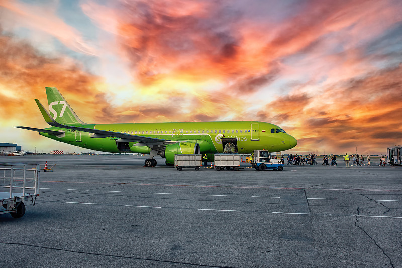 石河子至西班牙希洪的化肥使用空运物流专线14天内配送到