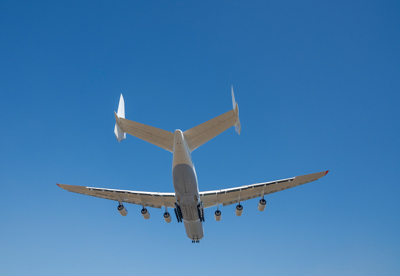 中国鄂州消防头盔使用国际空运专线11天内速递到西班牙格拉纳达