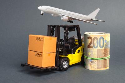 书皮运用深圳国际空运专线配送到新加坡