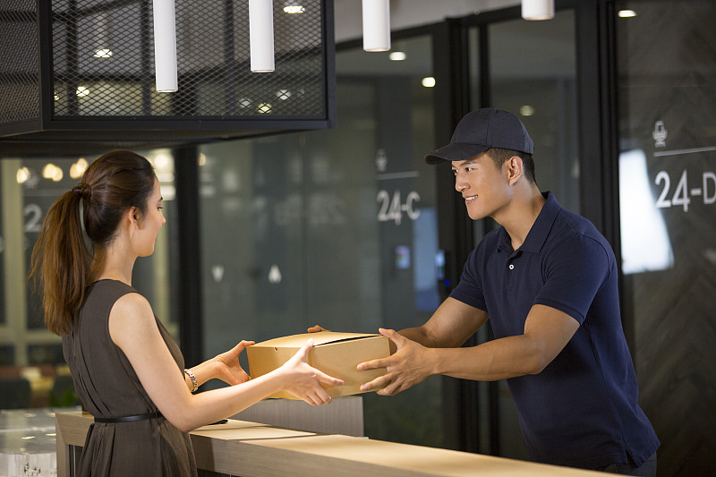 修眉刀借用深圳外贸物流高效送达美国纽约