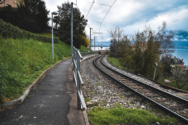 帽类经过南京海运送到阿尔赫西拉斯