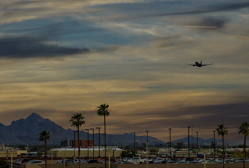 海口至西班牙塔拉戈纳的三九感冒灵采用国际多式联运7天速递到