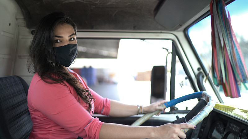 紧急逃生用呼吸器(EEBD)通过中国香港跨境海空联运完整送达巴塞罗那 紧急逃生用呼吸器(EEBD)通过中国香港跨境海空联运完整送达巴塞罗那