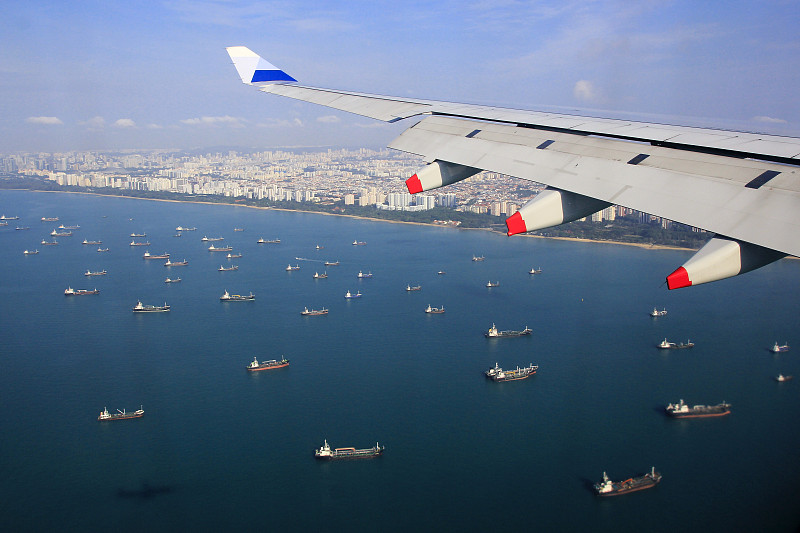 灯笼经过中国石河子飞机运输配送到西班牙格拉纳达