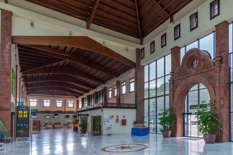 深圳充电头使用空运门到门专线5天送到帕尔马马洛卡 (Palma de Mallorca)