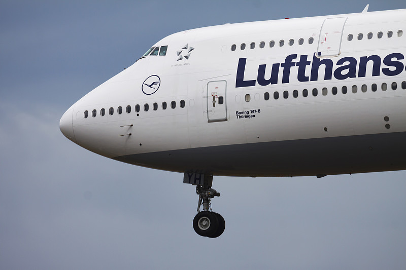 重庆至帕尔马马洛卡 (Palma de Mallorca)的文具采用空运物流专线4天内送达