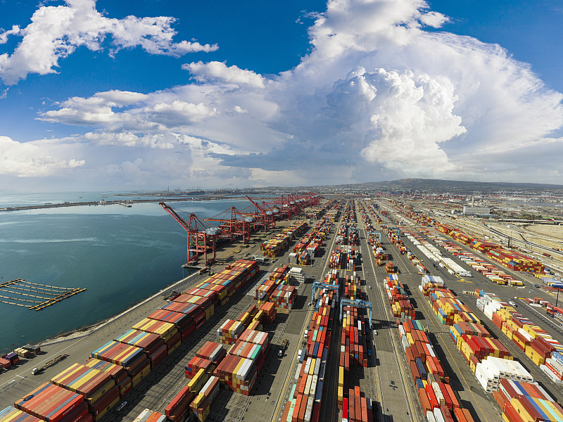 圣诞装饰品经过上海LCL海运发往西班牙塔拉戈纳