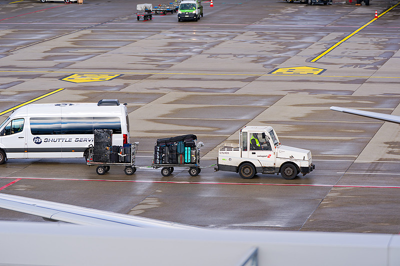 手机保护套利用中国东莞集装箱运输送到西班牙维多利亚 (Vitoria-Gasteiz)