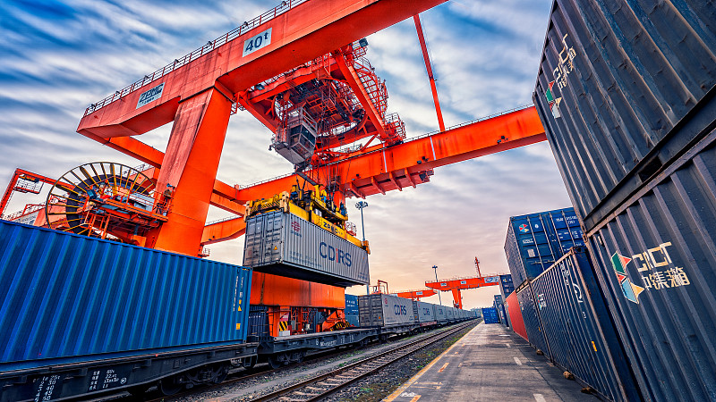 胶水借用深圳跨境物流快递至印度尼西亚雅加达 胶水借用深圳跨境物流快递至印度尼西亚雅加达