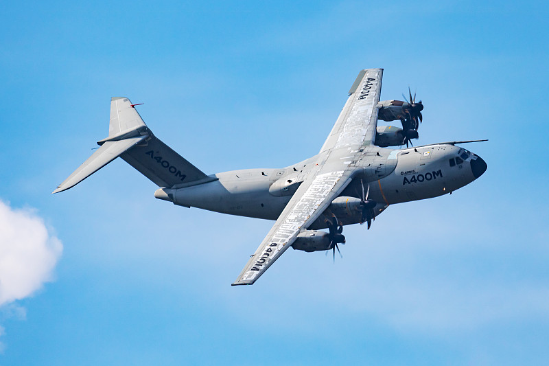 西宁到西班牙希洪的狗零食采用空运10天速递到