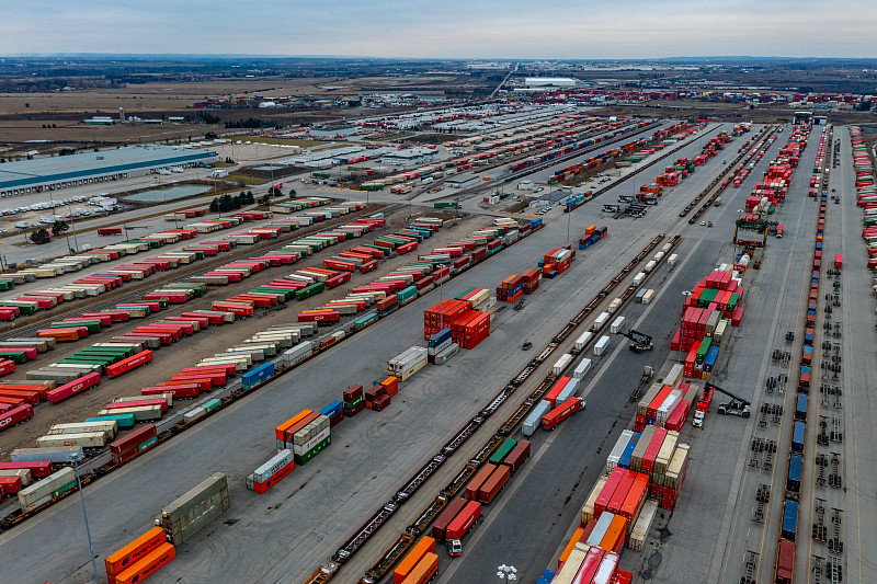 天津太平鸟连衣裙使用空运物流专线5天配送到瓦伦西亚