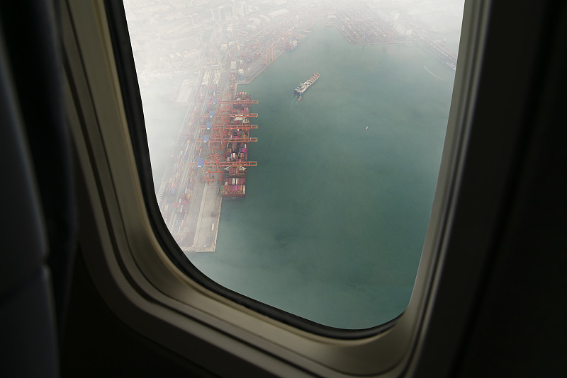 中国长沙至西班牙阿利坎特的逗猫棒使用空运7天配送到