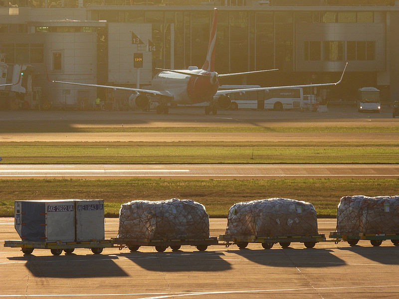 中国广州烘焙秤采用普货空运11天送达塔拉戈纳