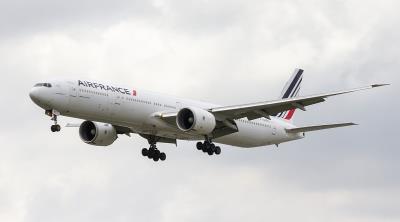 中国广州连衣裙采用飞机运输11天配送到新加坡