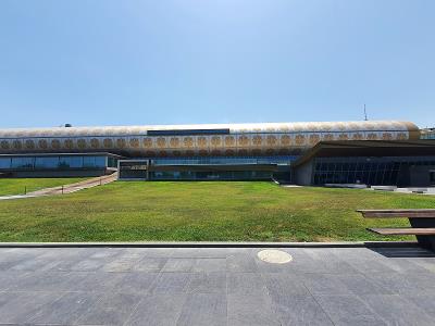 装饰品（花瓶、摆件、挂画）借用中国东莞海上运输快递至马拉加 (Málaga)
