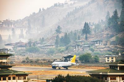 中厚板借用大连空海联运送抵维多利亚