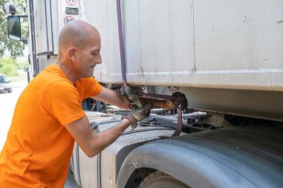 液体胶运用中国广州轮船运输速递到西班牙马拉加 (Málaga)